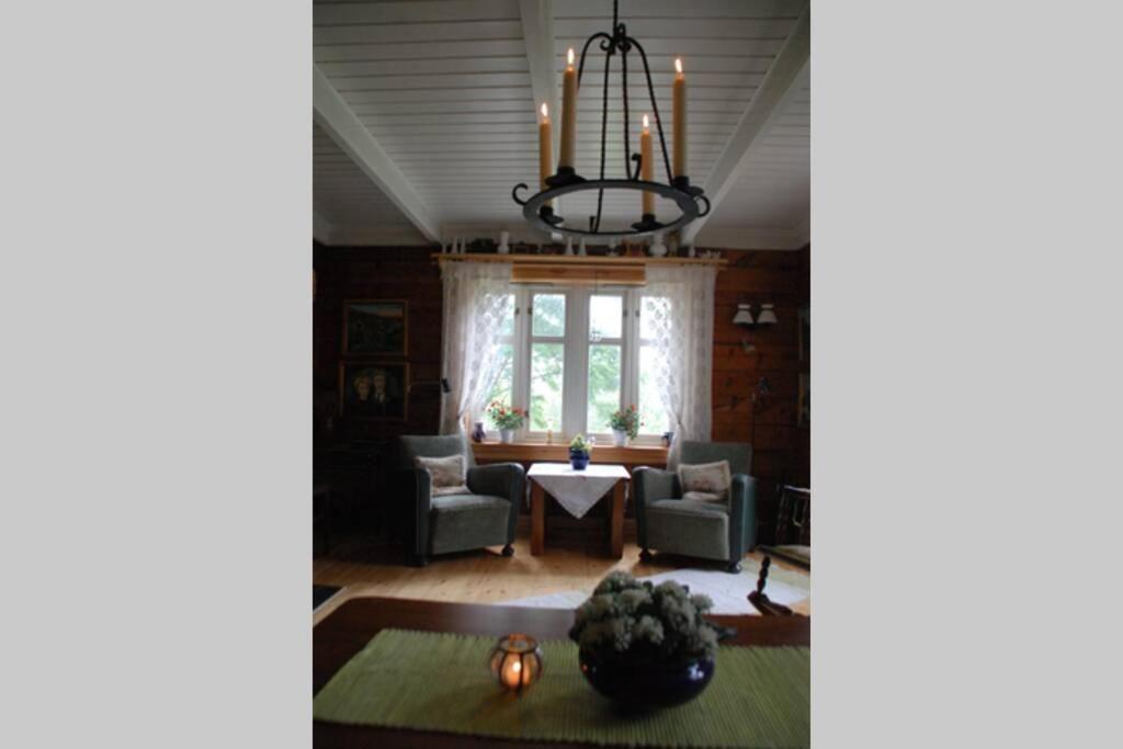 100 Years Old Norwegian Log House In Tromso Villa Exterior photo