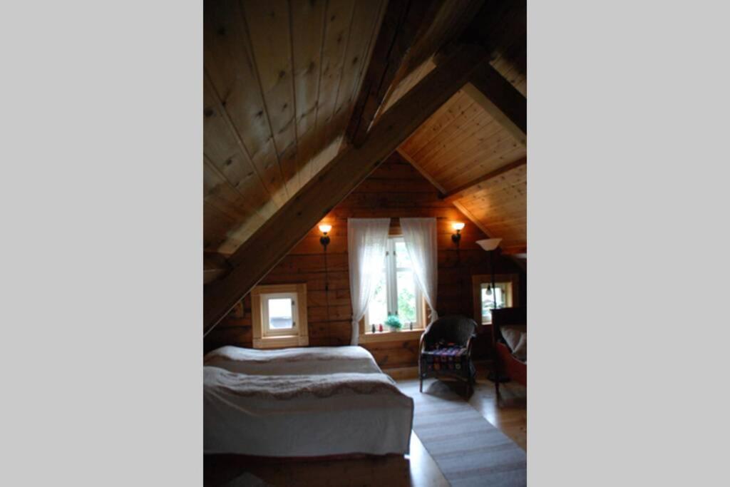 100 Years Old Norwegian Log House In Tromso Villa Exterior photo