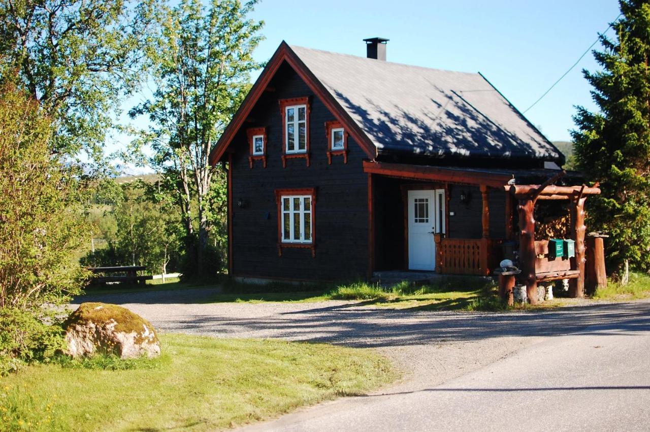 100 Years Old Norwegian Log House In Tromso Villa Exterior photo