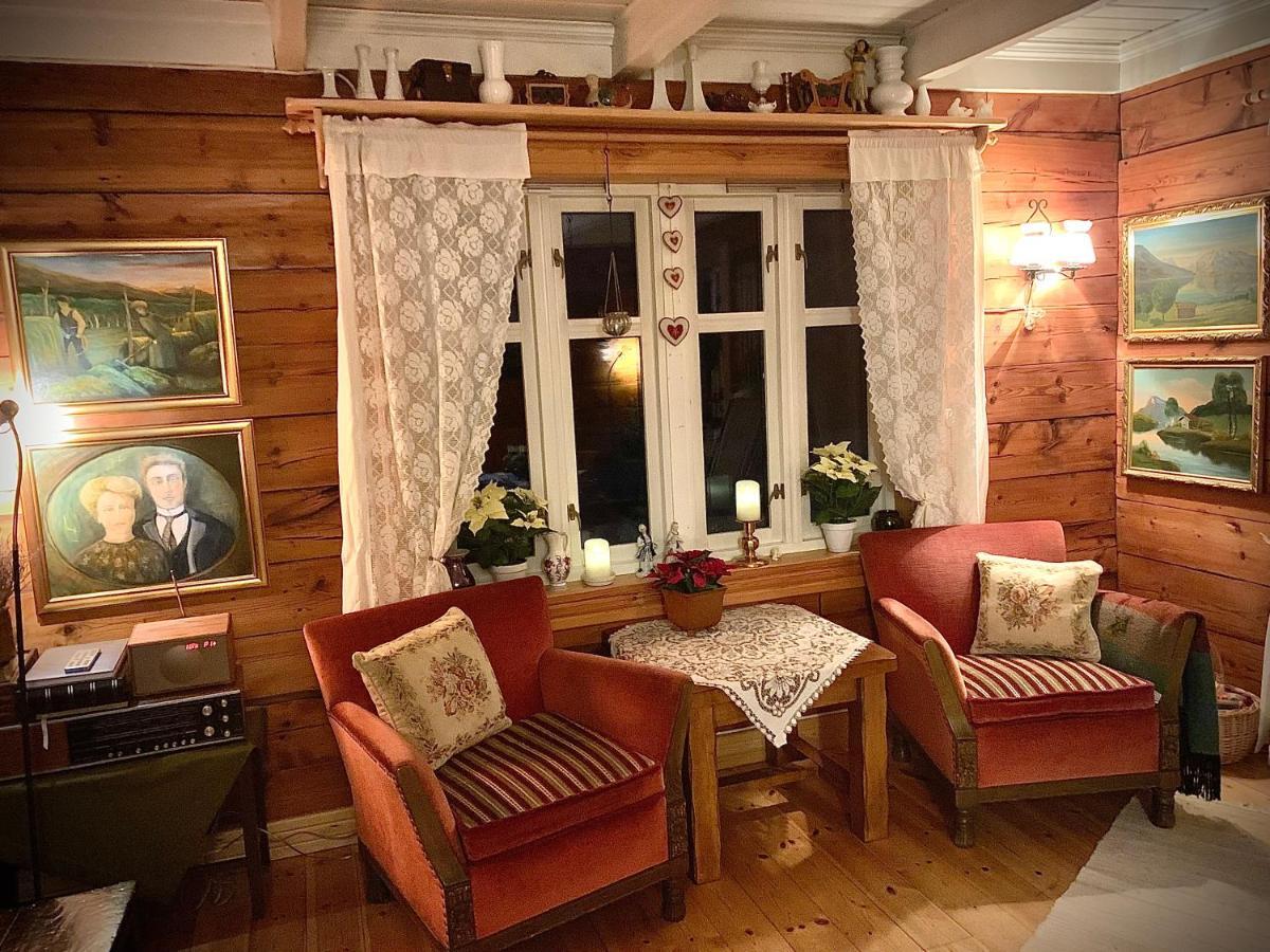 100 Years Old Norwegian Log House In Tromso Villa Exterior photo