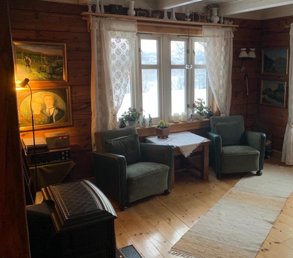 100 Years Old Norwegian Log House In Tromso Villa Exterior photo