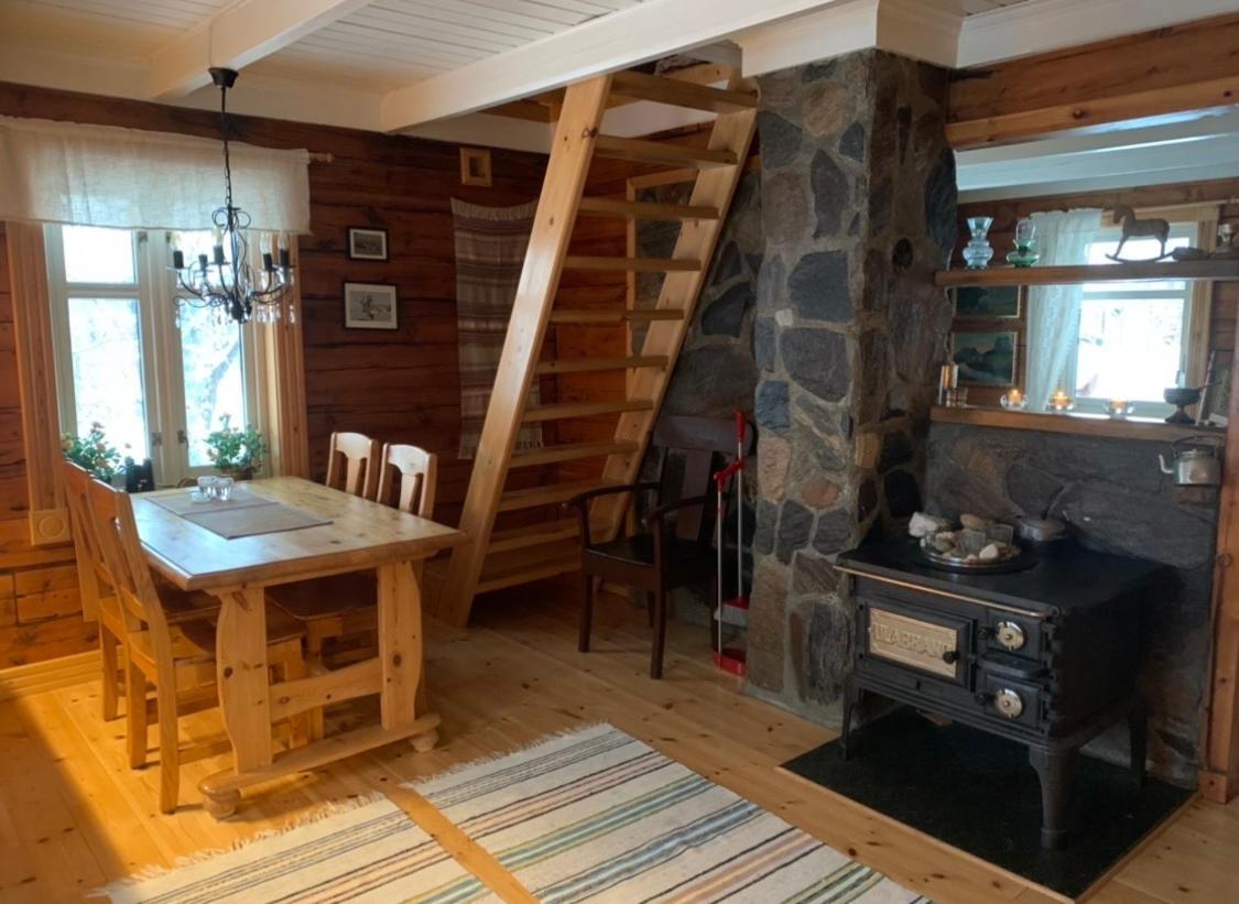 100 Years Old Norwegian Log House In Tromso Villa Exterior photo
