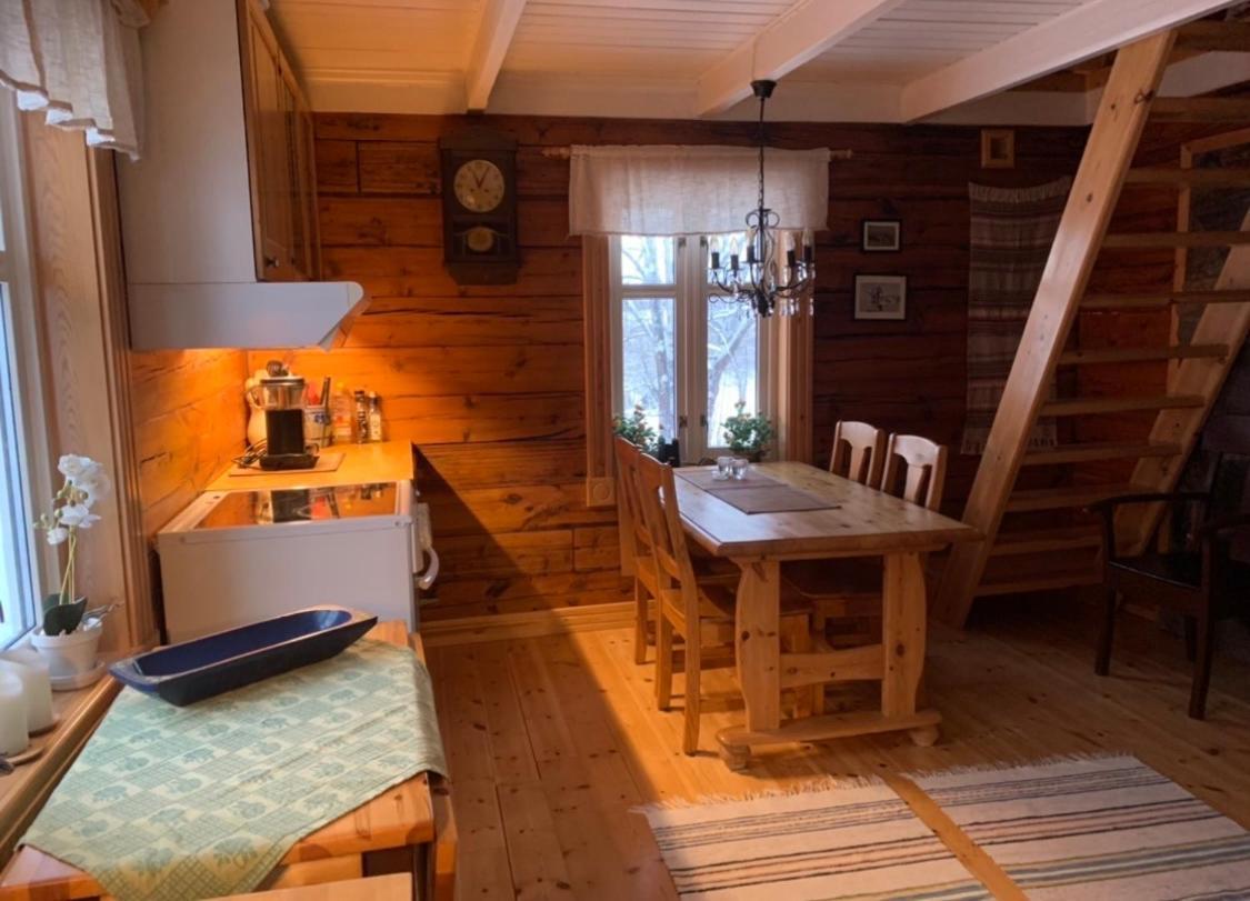 100 Years Old Norwegian Log House In Tromso Villa Exterior photo